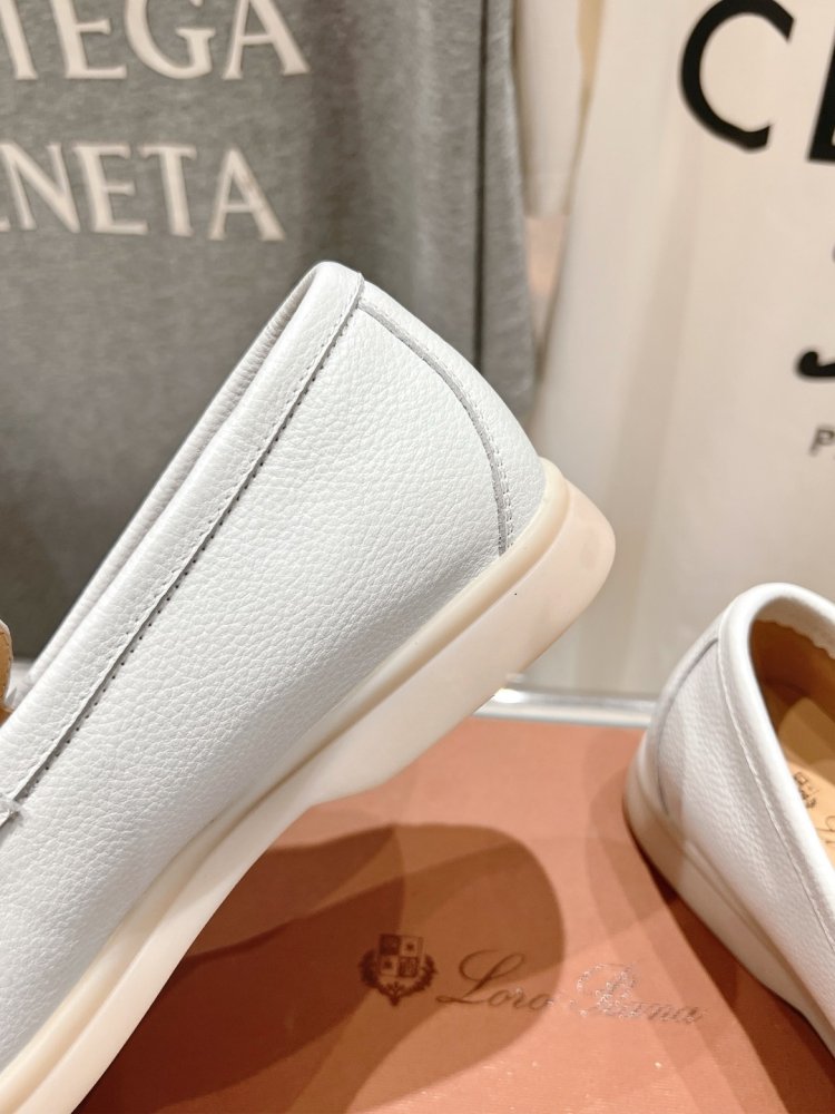 Лоферы жіночі фото 9