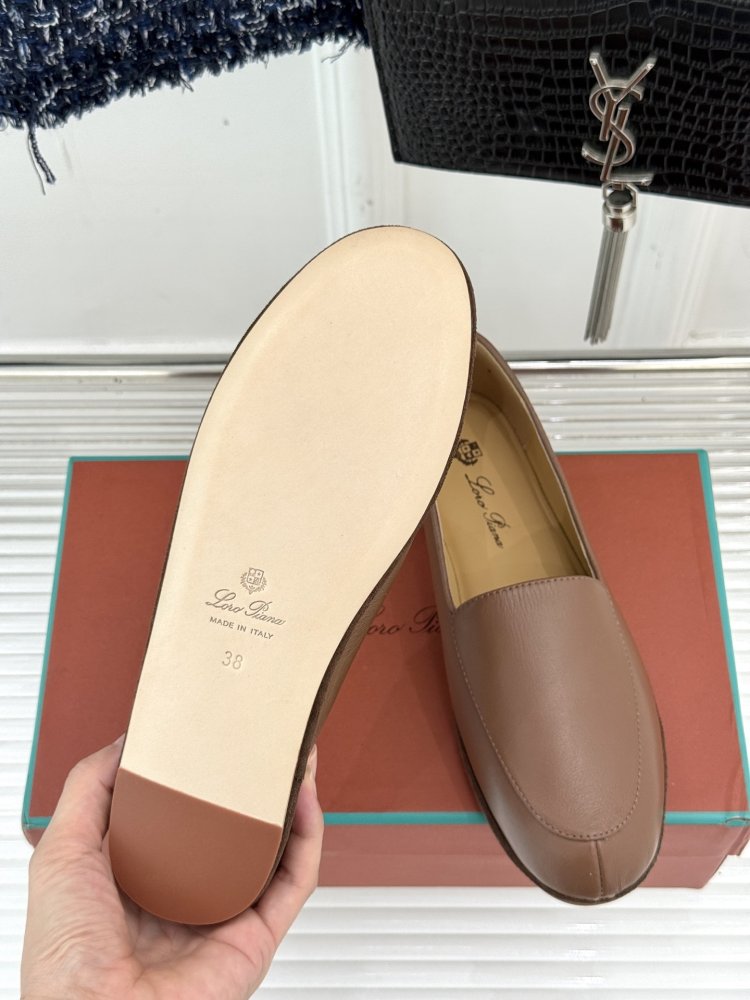 Лоферы жіночі фото 9