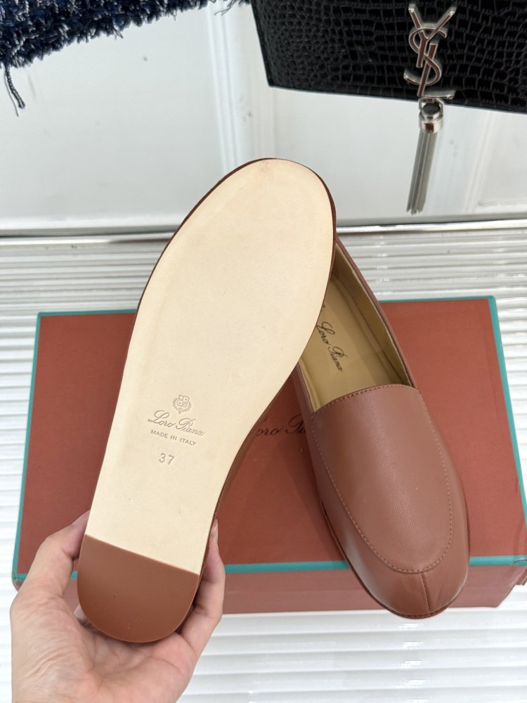 Лоферы жіночі фото 9