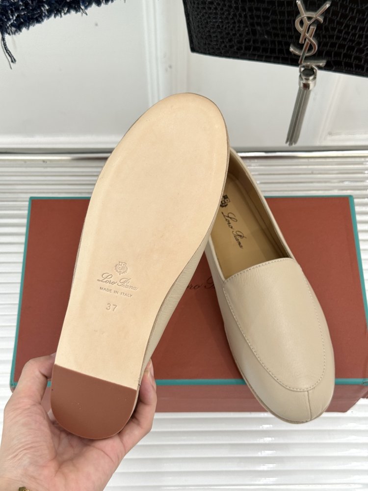 Лоферы жіночі фото 9