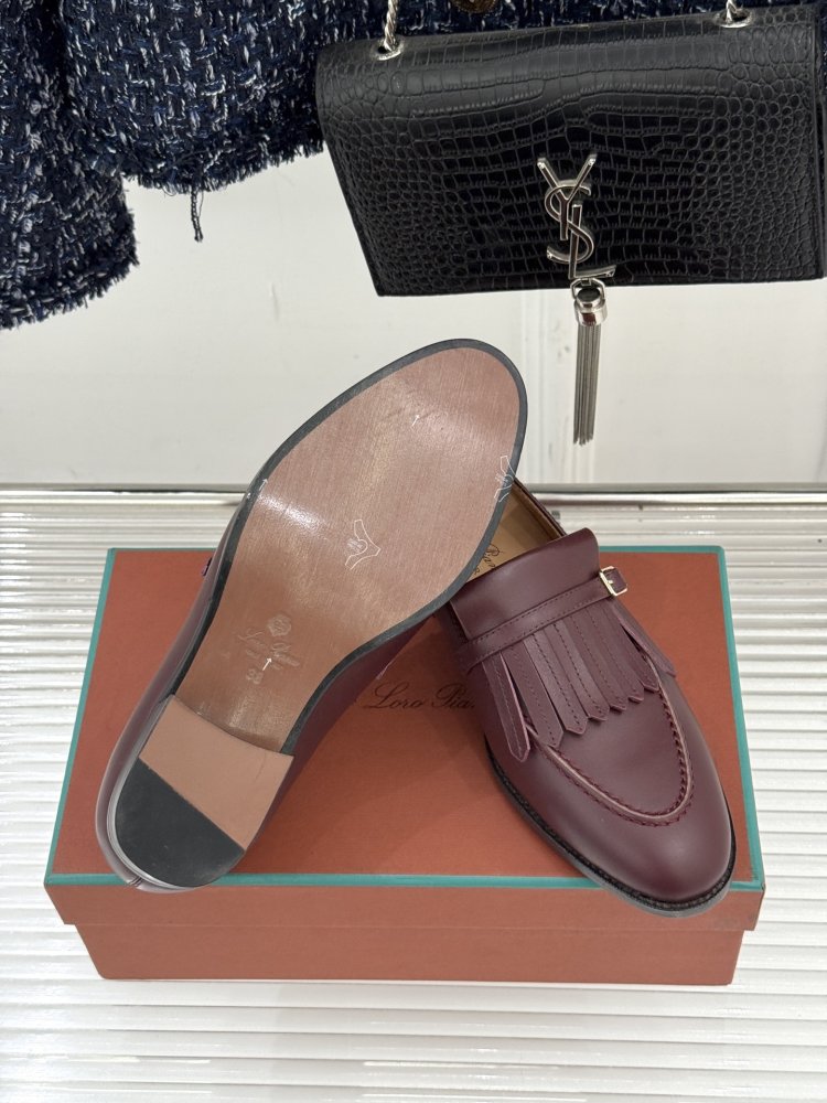 Лоферы женские фото 9