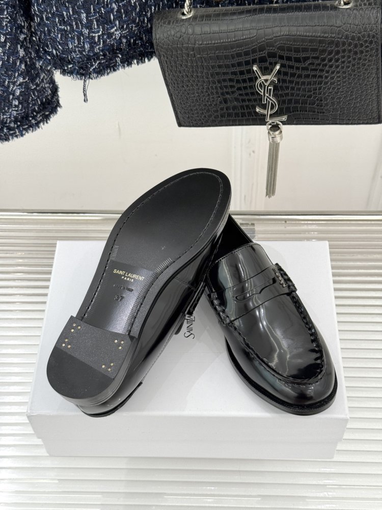 Лоферы женские фото 9