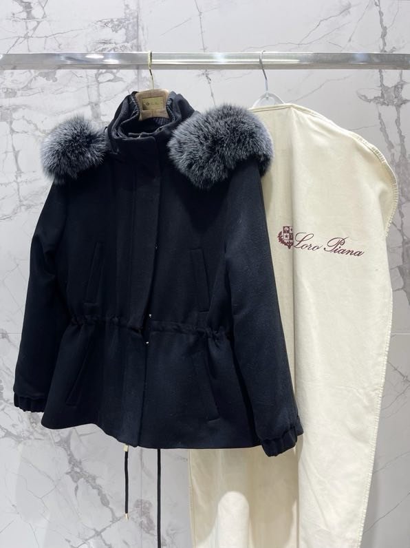 Лыжная куртка с лисьим мехом фото 2