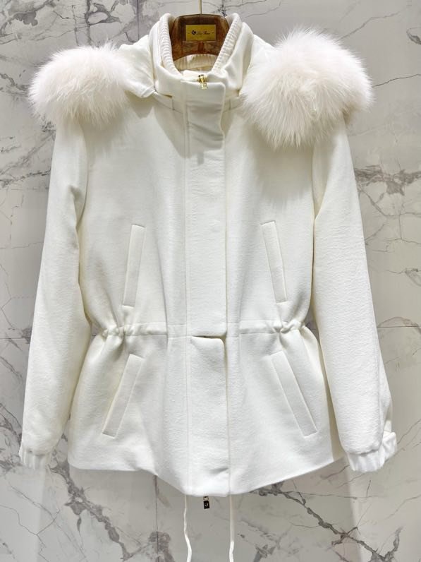 Лыжная куртка с лисьим мехом фото 2