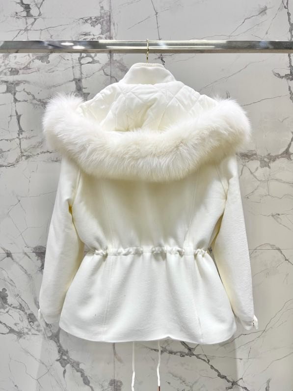 Лыжная куртка с лисьим мехом фото 5