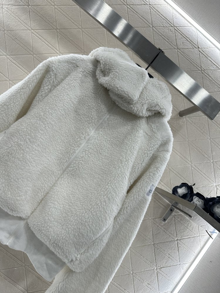 Лыжная куртка женская фото 3