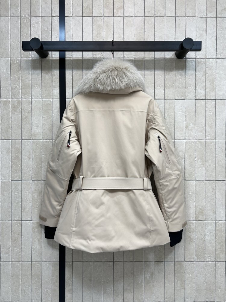 Лыжная куртка женская фото 8