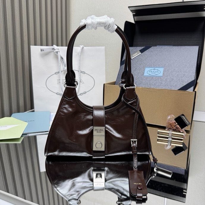 Маленькая кожаная сумка тоут 26 см