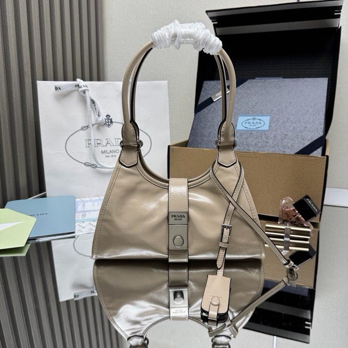 Маленькая кожаная сумка тоут 26 см