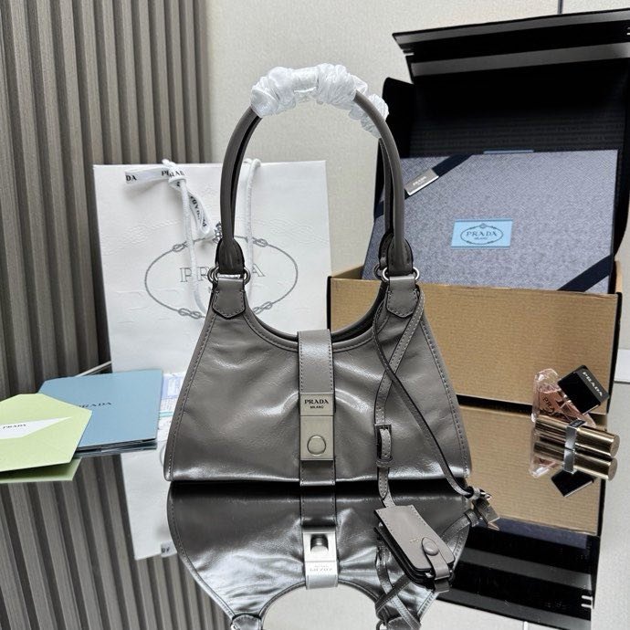 Маленькая кожаная сумка тоут 26 см