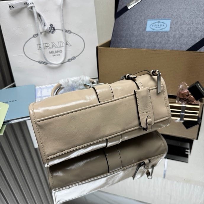 Маленькая кожаная сумка тоут 26 см фото 3