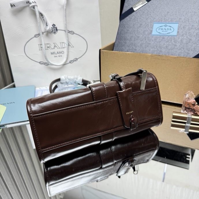 Маленькая кожаная сумка тоут 26 см фото 4