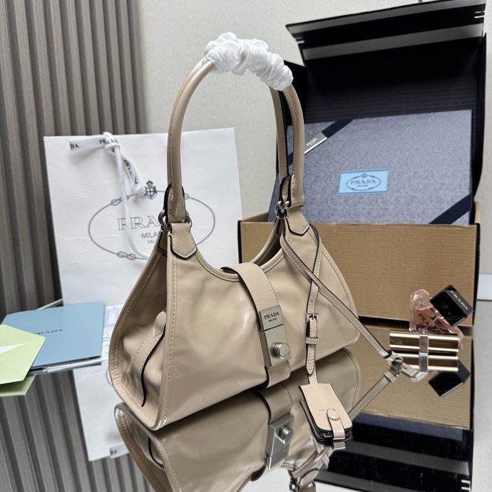 Маленькая кожаная сумка тоут 26 см фото 4