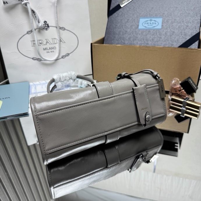 Маленькая кожаная сумка тоут 26 см фото 4