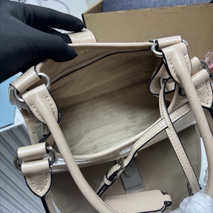 Маленькая кожаная сумка тоут 26 см фото 9