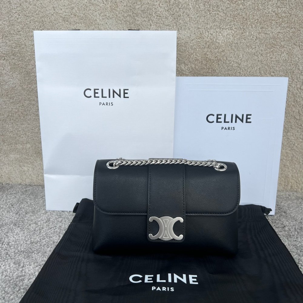Petite a bag TEEN VICTOIRE 21 cm of soft veal skin