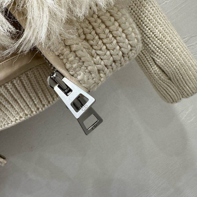 Хутряна куртка жіноча фото 3