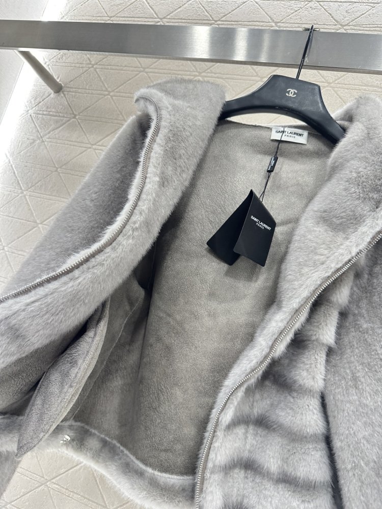 Меховая шуба с капюшоном фото 8