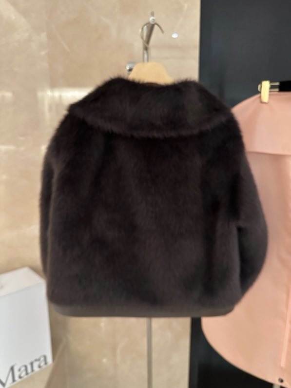 Меховое пальто женское фото 9