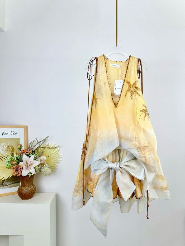 Мини платье BALANCE с глубоким V-образным вырезом