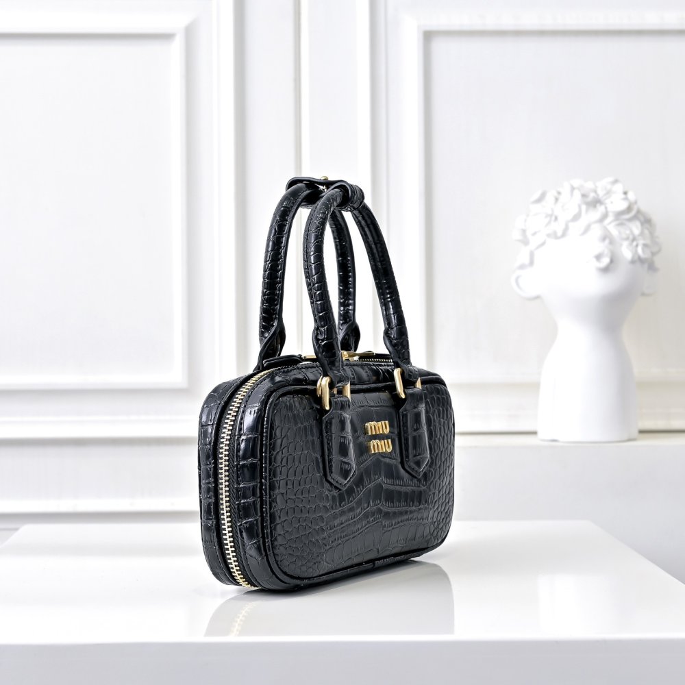 Мини сумка Arcadie кожаная 19 см фото 2