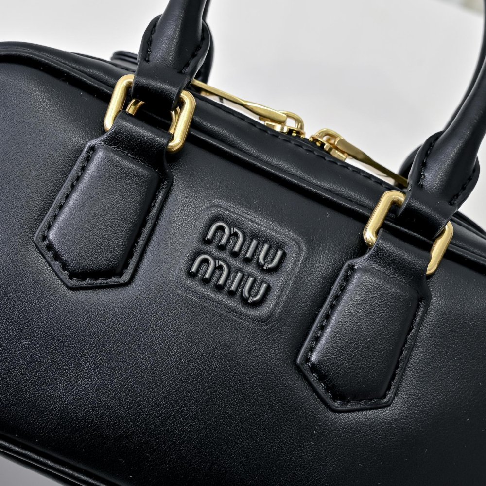 Мини сумка Arcadie кожаная 19 см фото 5