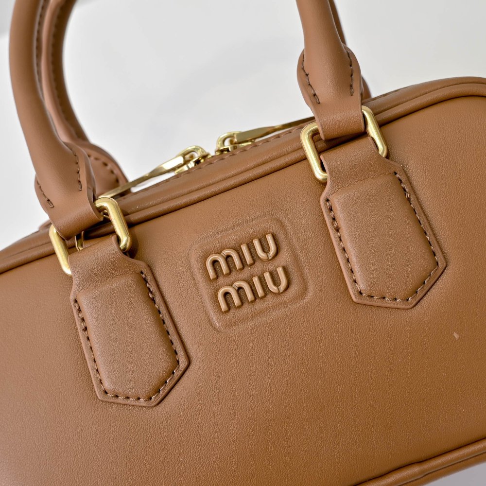 Мини сумка Arcadie кожаная 19 см фото 5