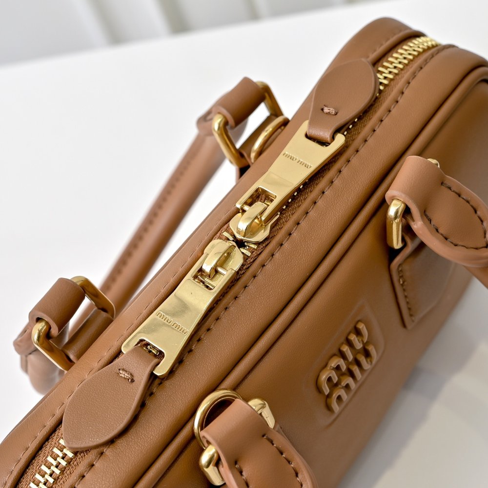 Мини сумка Arcadie кожаная 19 см фото 6