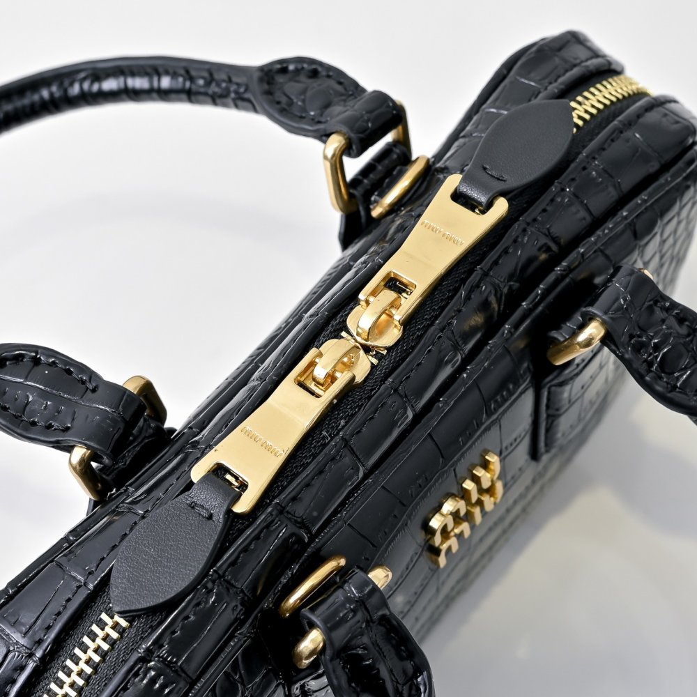 Мини сумка Arcadie кожаная 19 см фото 6