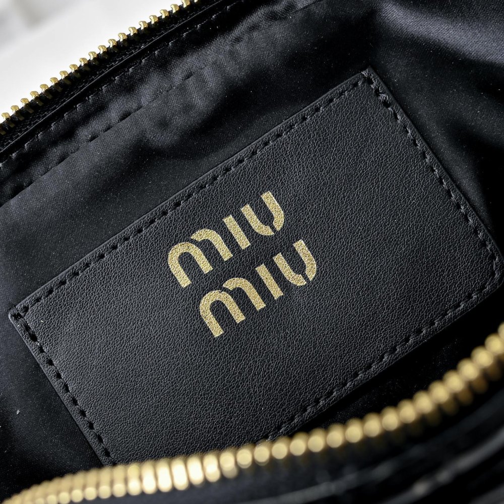 Мини сумка Arcadie кожаная 19 см фото 9