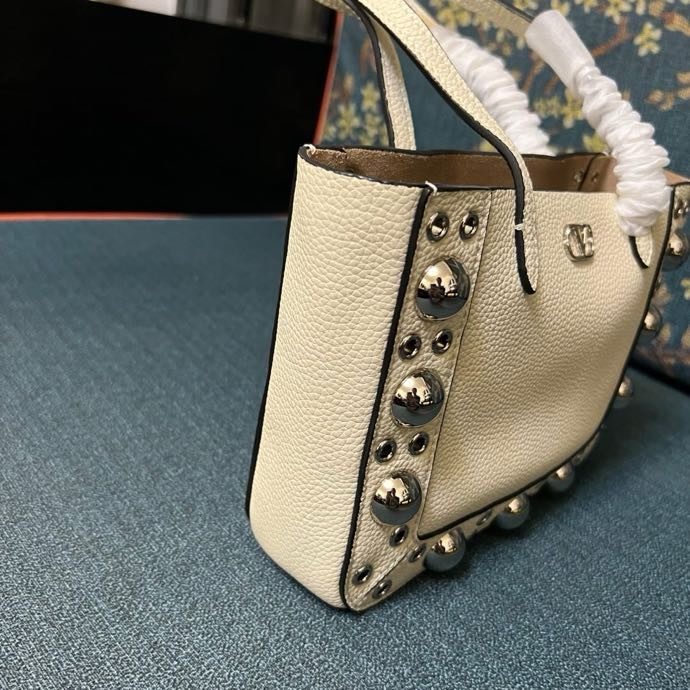 Mini a bag шоппер Valentino Garavani Nellcote Grained Calfskin 21 cm фото 2