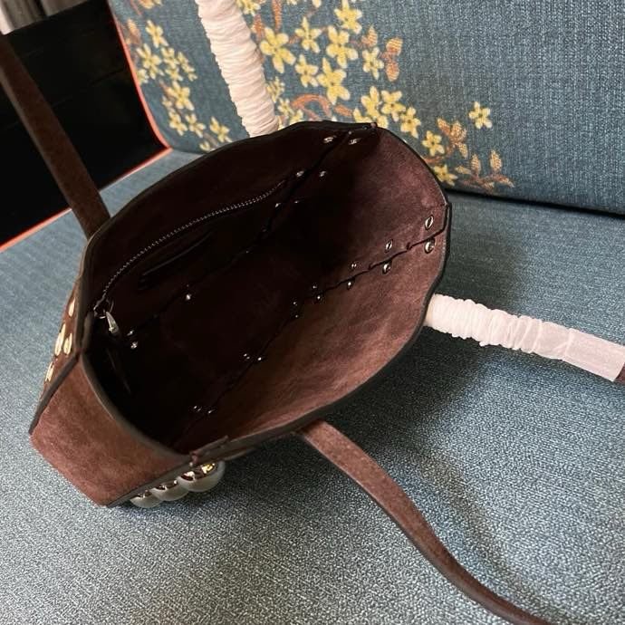 Мини сумка шоппер Valentino Garavani Nellcote Grained Calfskin 21 см фото 2