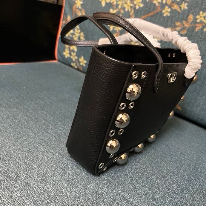 Міні сумка шоппер Valentino Garavani Nellcote Grained Calfskin 21 см фото 2