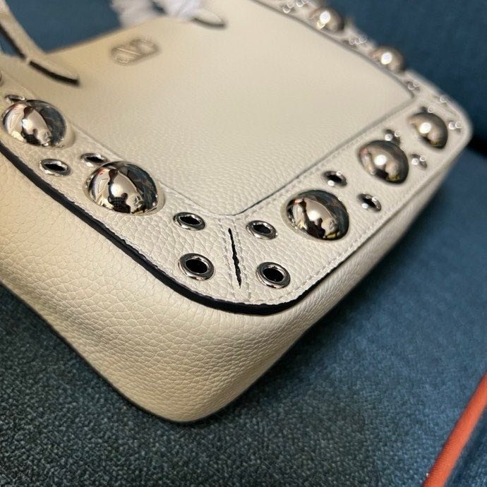 Mini a bag шоппер Valentino Garavani Nellcote Grained Calfskin 21 cm фото 6