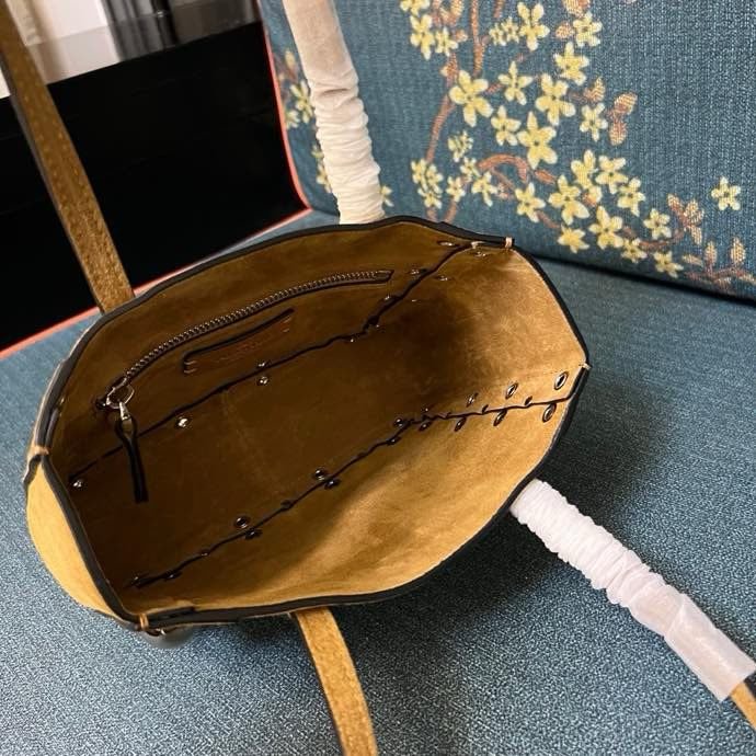 Міні сумка шоппер Valentino Garavani Nellcote Grained Calfskin 21 см фото 6