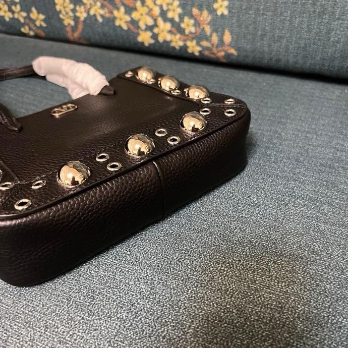 Міні сумка шоппер Valentino Garavani Nellcote Grained Calfskin 21 см фото 6