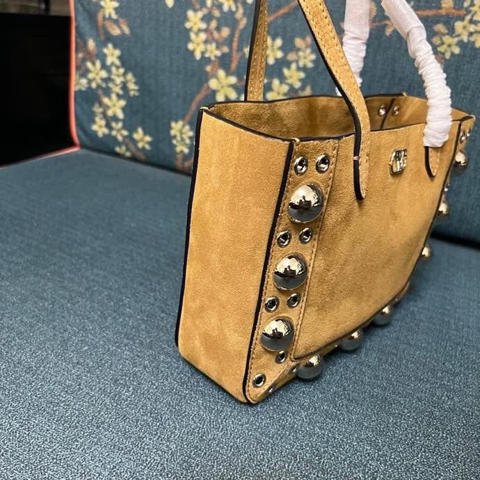 Міні сумка шоппер Valentino Garavani Nellcote Grained Calfskin 21 см фото 8