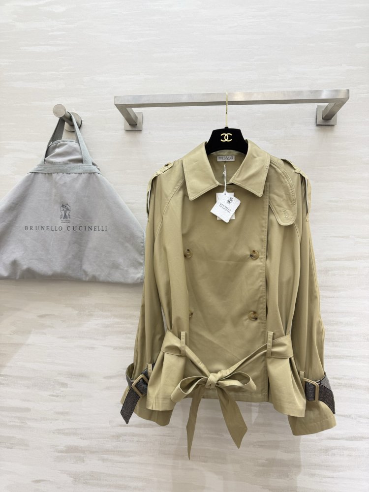 Minimalistic double-breasted trench