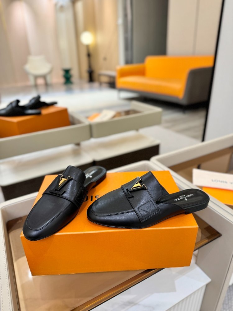 Мюли leather on flat soled from close a metal logo фото 6