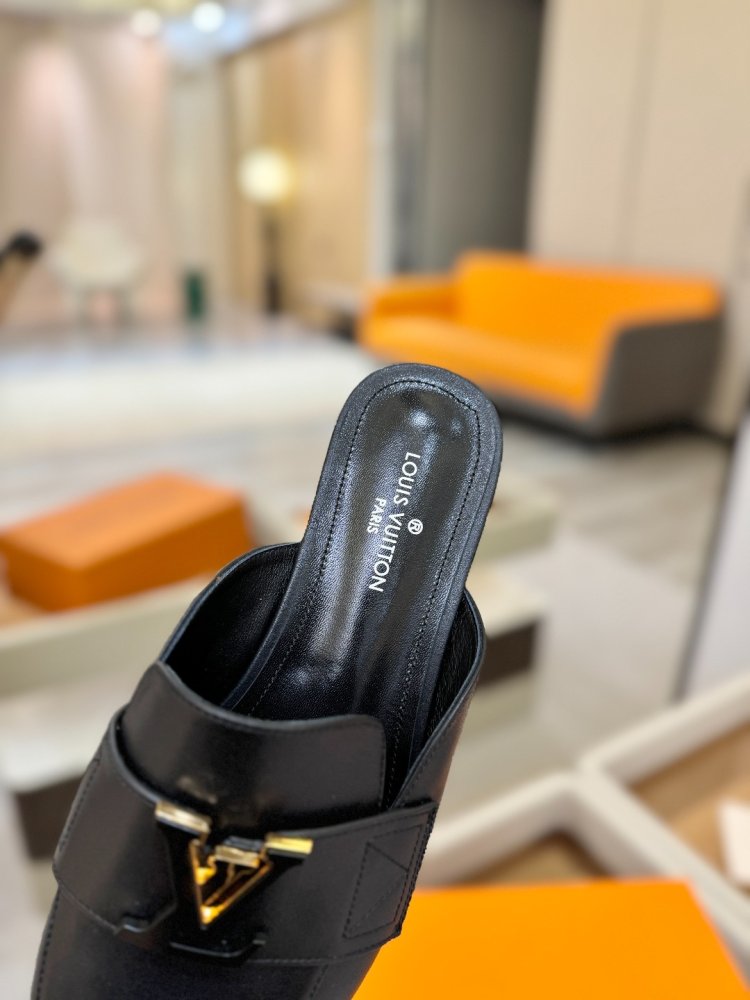 Мюли leather on flat soled from close a metal logo фото 8