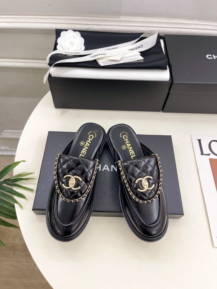 Мюли leather from buckle and double chain