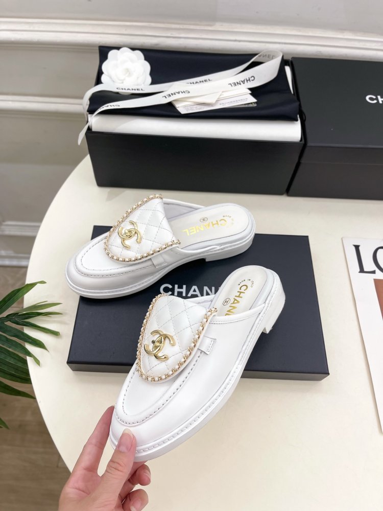 Мюли leather from buckle and double chain фото 3