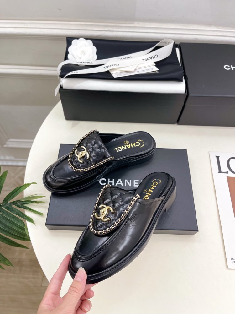 Мюли leather from buckle and double chain фото 3