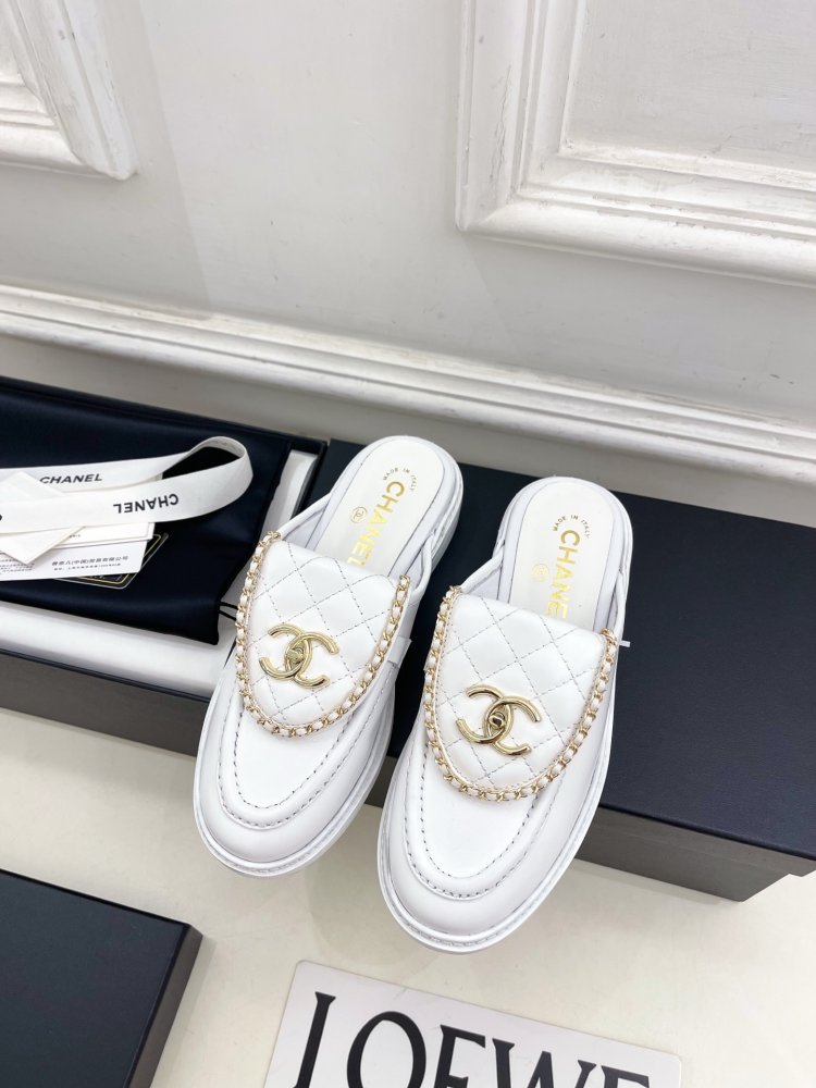 Мюли leather from buckle and double chain фото 5