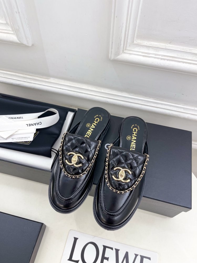 Мюли leather from buckle and double chain фото 5