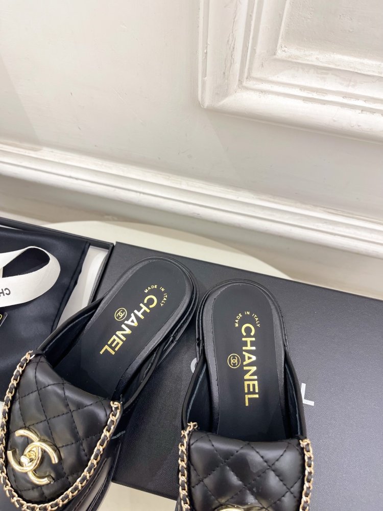 Мюли leather from buckle and double chain фото 6