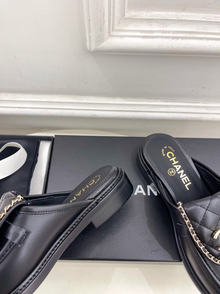 Мюли leather from buckle and double chain фото 7