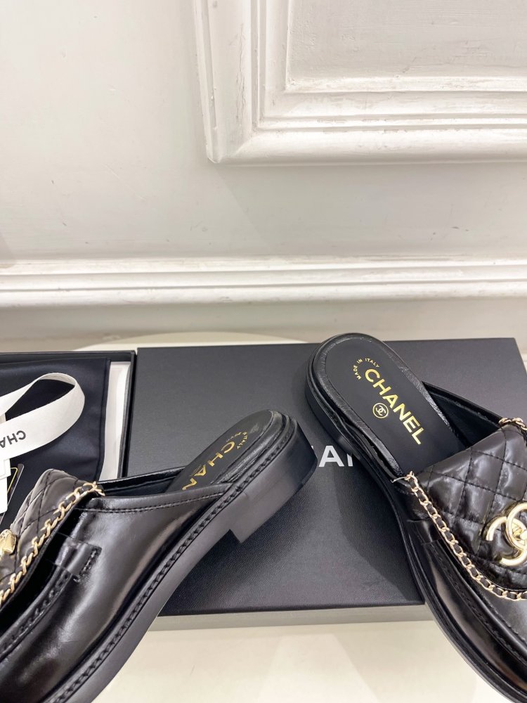 Мюли leather from buckle and double chain фото 8