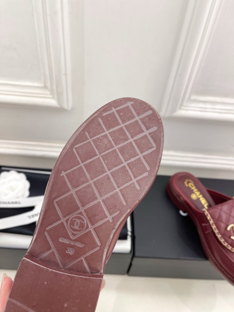 Мюли leather from buckle and double chain фото 9