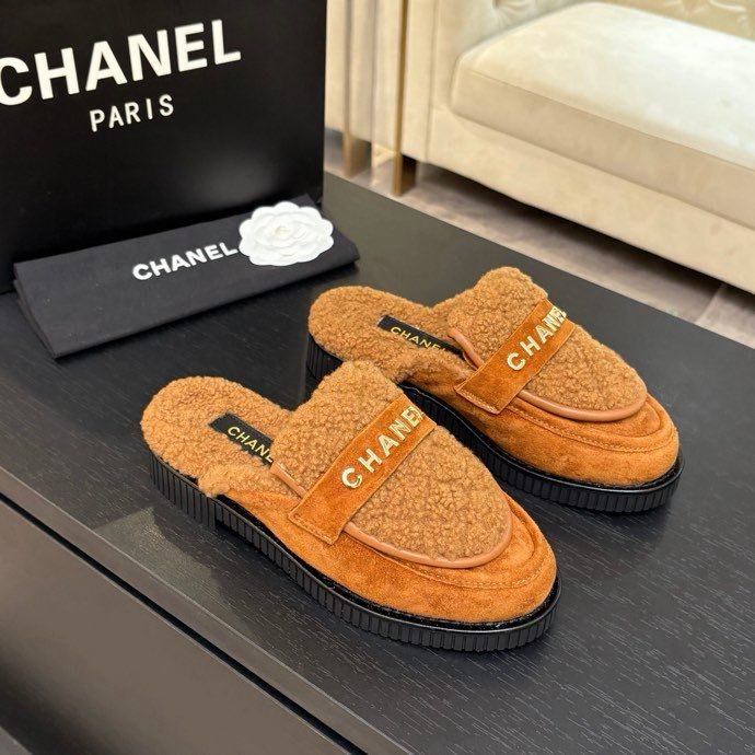 Мюли on fur women's